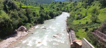 बैतडीमा सुर्नया नदीमा बगेर एक जनाको मृत्यु 