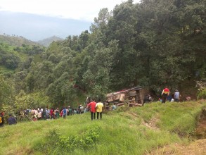 बैतडीमा बस दुर्घटना अपडेट १जनाको मृत्यु